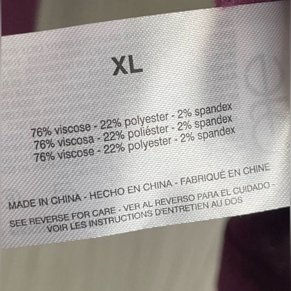 84. NWT Gloria Vanderbilt Rhinestone Hacci Top Italian Plum - Picture 6 of 8